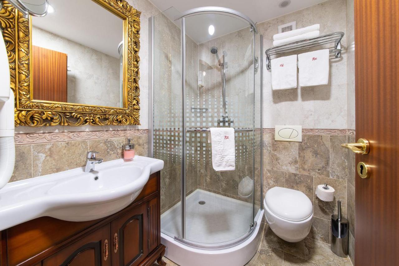 Red Confort Boutique Hotel 4*