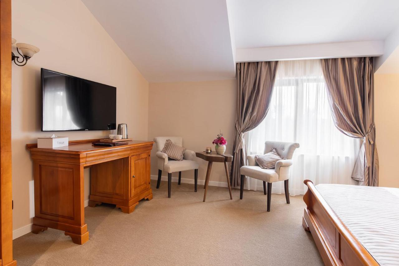 Red Confort Boutique Hotel 4*