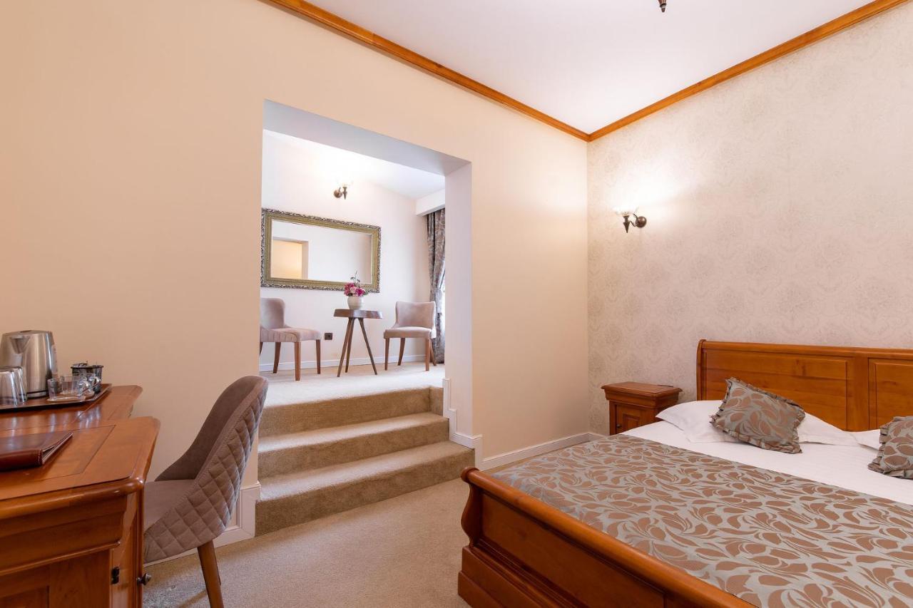 Red Confort Boutique Hotel 4*