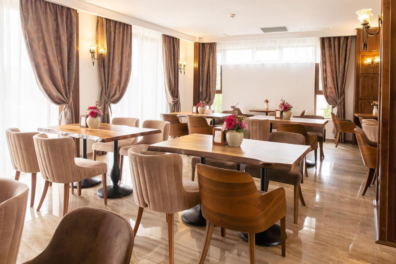 Hotel Red Confort Boutique 4*
